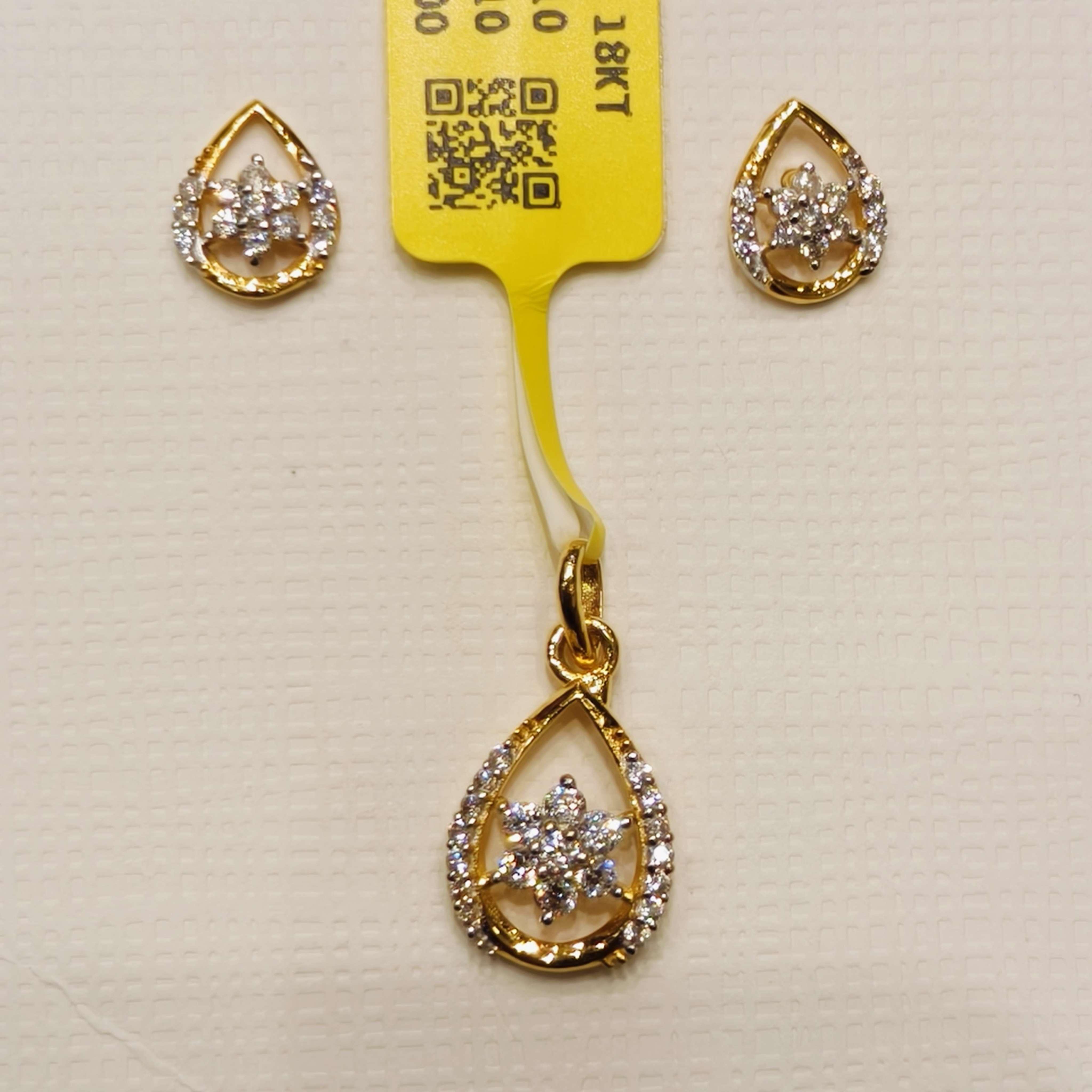 Elegant Gold Stud Earrings